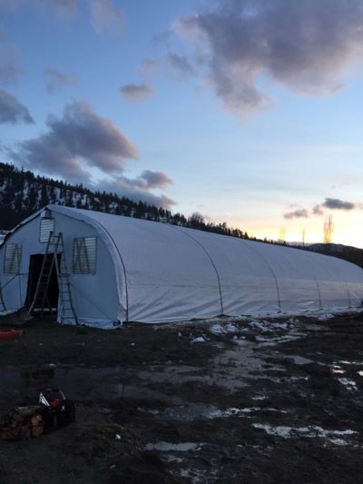 cold-weather-greenhouse-construction.JPG